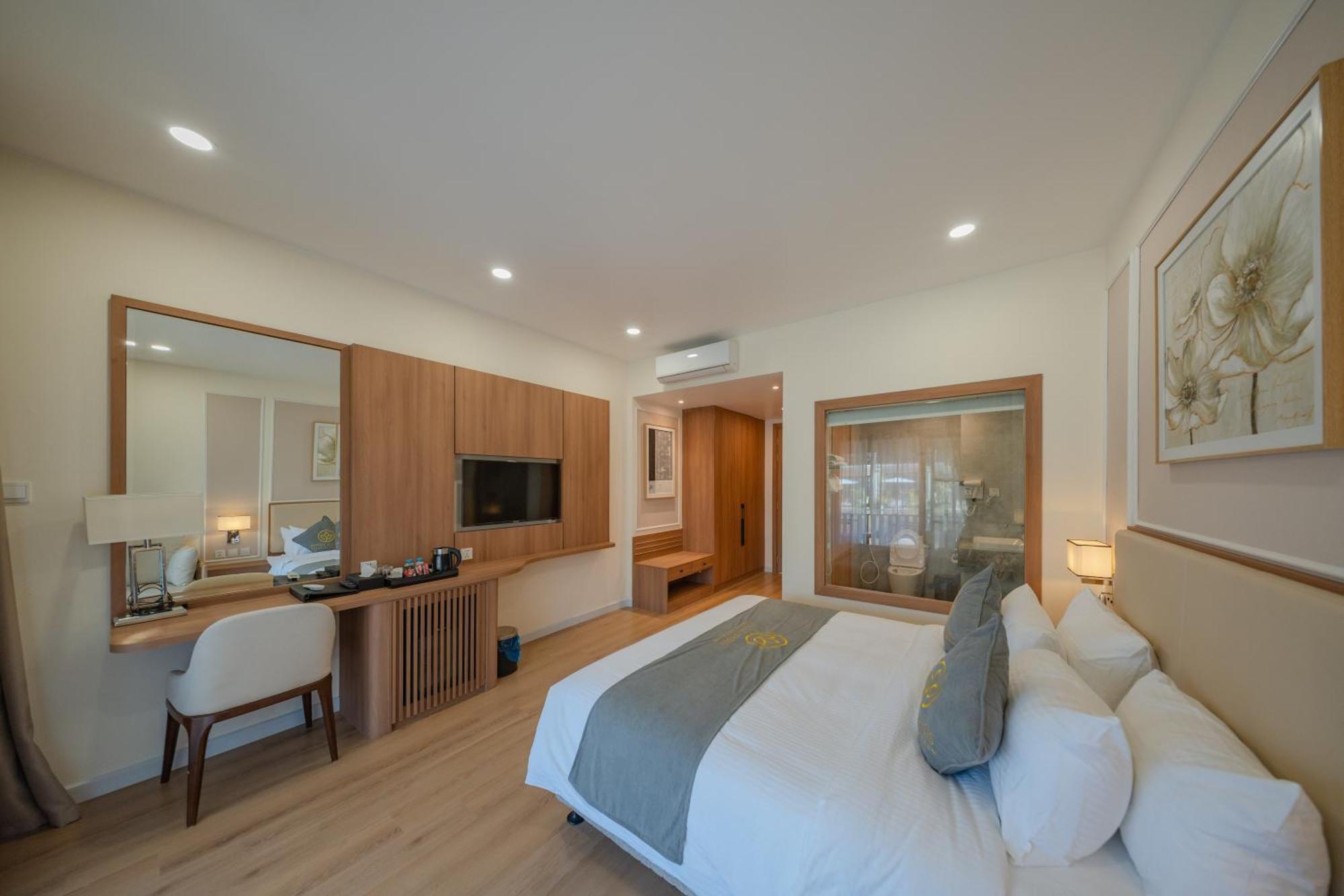 King Room Lake View