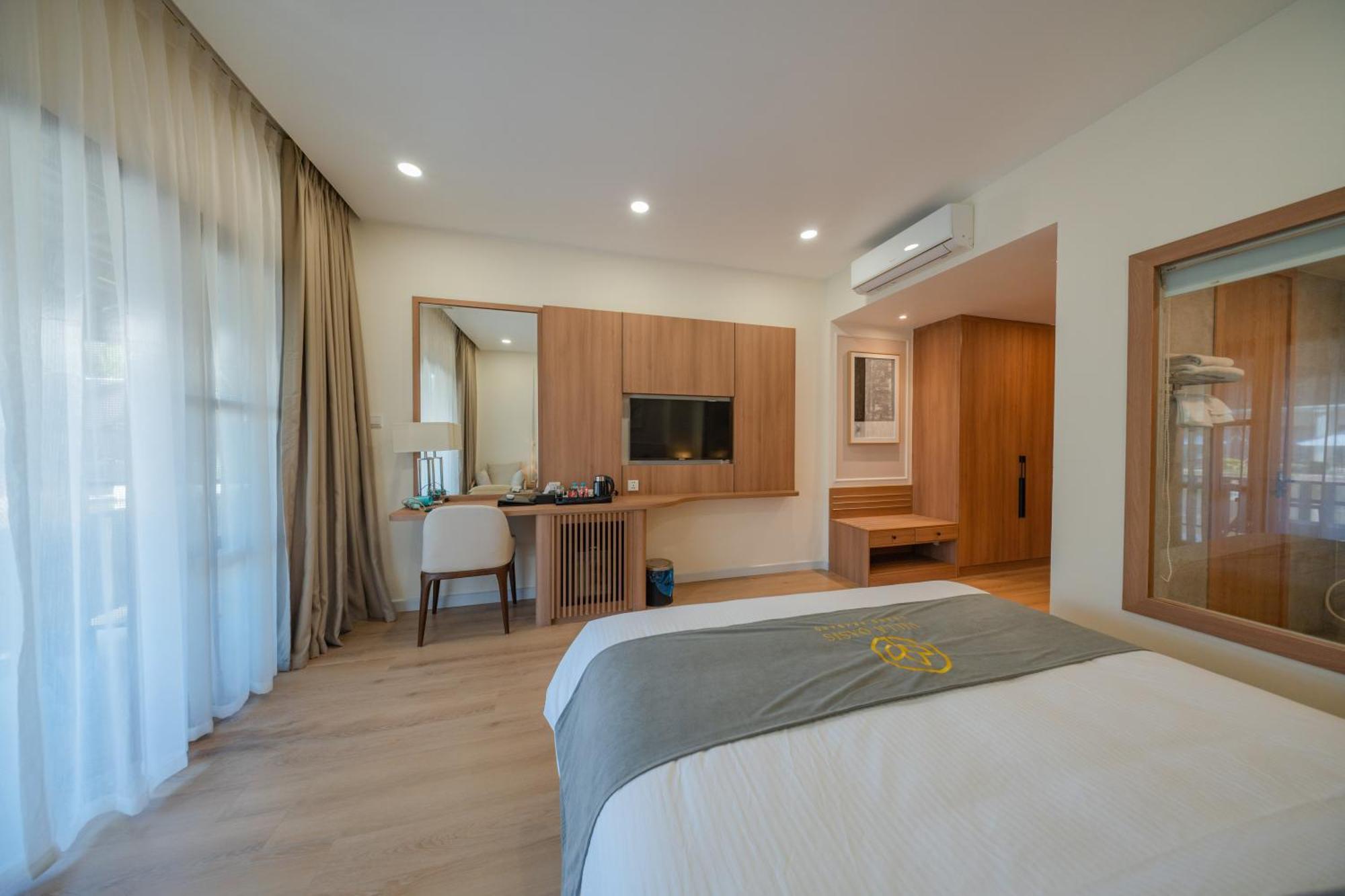 King Room Lake View